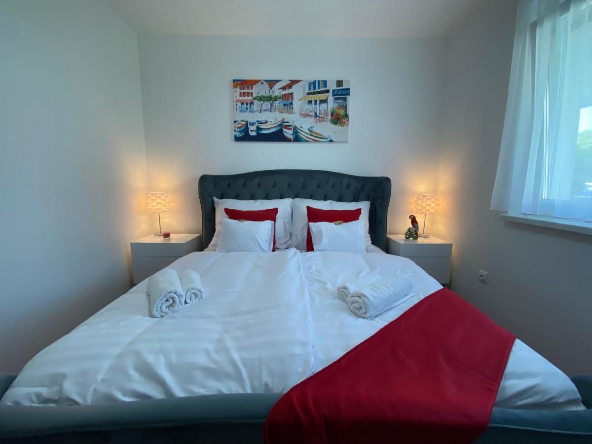 Sunshine Homes Zamárdi Екстериор снимка