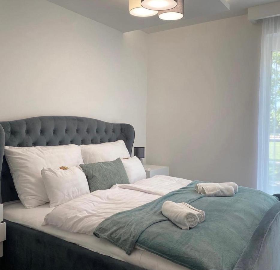 Sunshine Homes Zamárdi Екстериор снимка